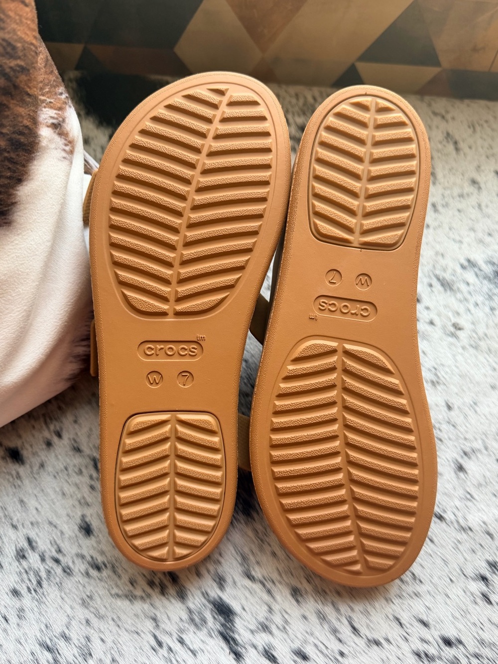 NWOT Crocs Brooklyn Buckle Flat Sandals - Picture 4 of 9